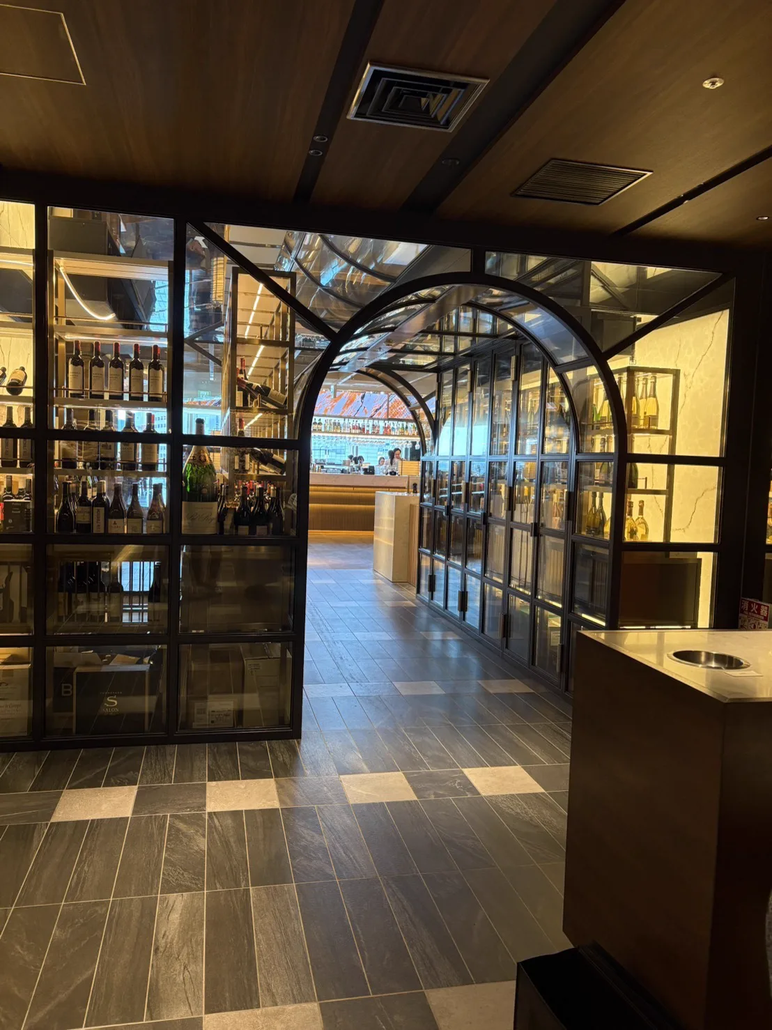 株式会社丸忠製作所 ワインセラー ガラス扉 フレーム 店装金物 施工実績